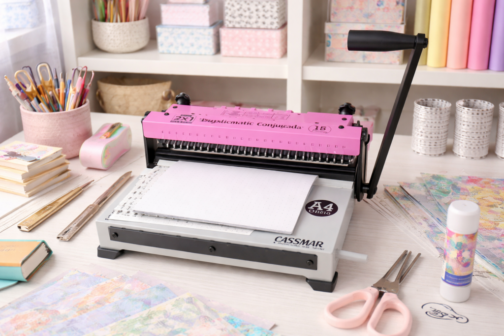 encadernadora wire-o 2x1 utilizada para iniciar na encadernação


